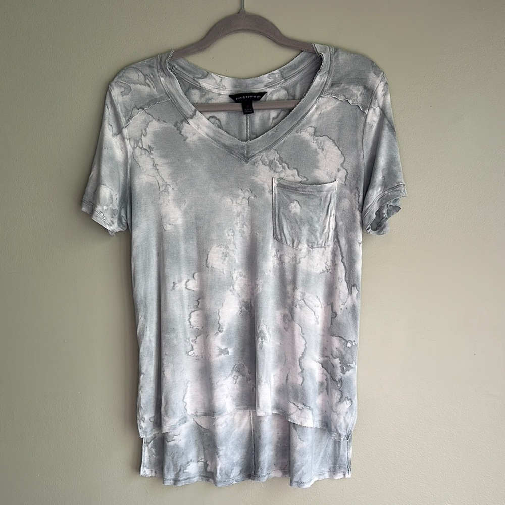 Rock & Republic Tie Dye Grey/Blue White V Neck Frayed Short Sleeve Top Womens M